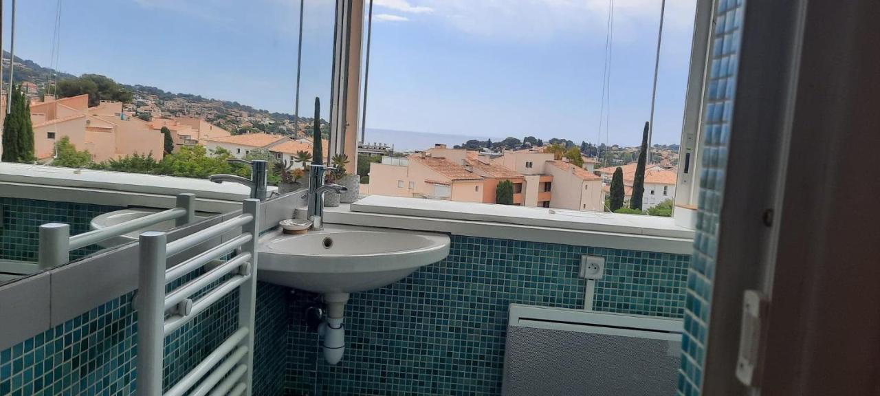 Superbe Appartement Avec Balcon Vue Mer ! Carqueiranne Exterior photo